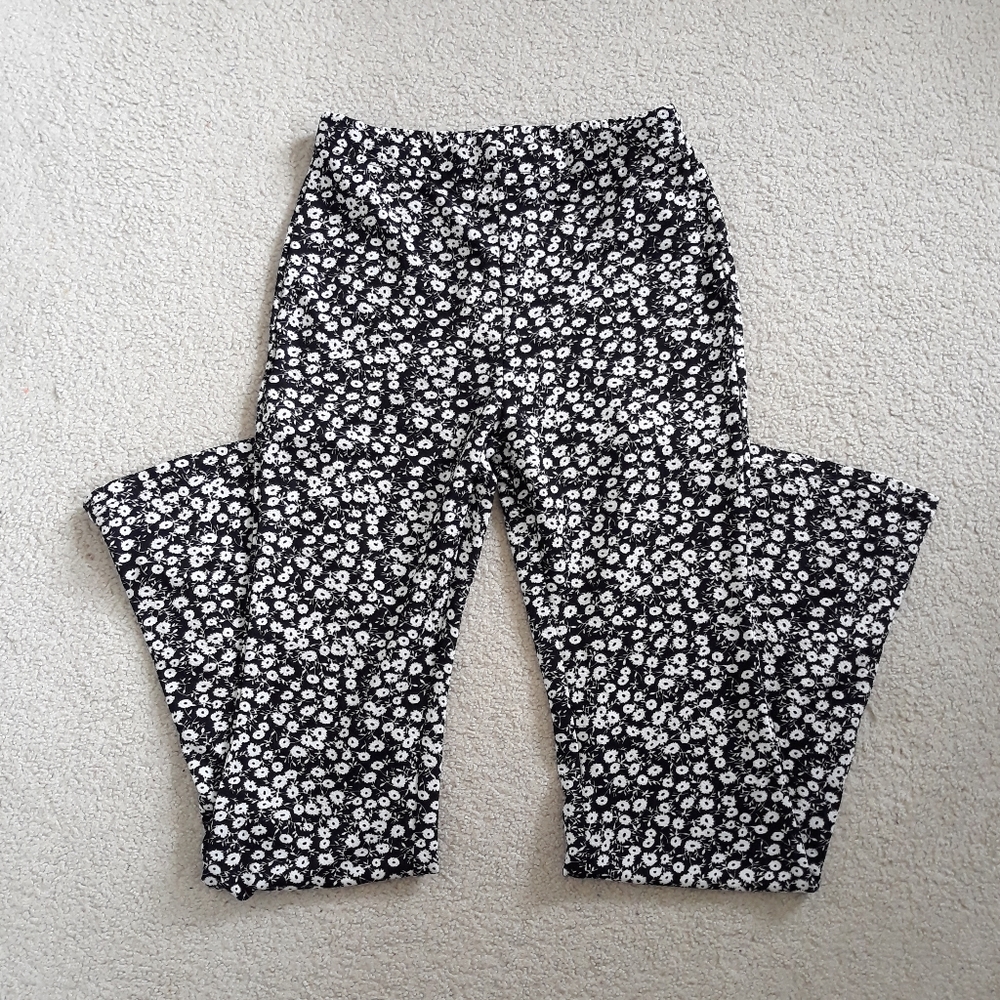 High Waisted Daisy Floral Flared Pants, Size M